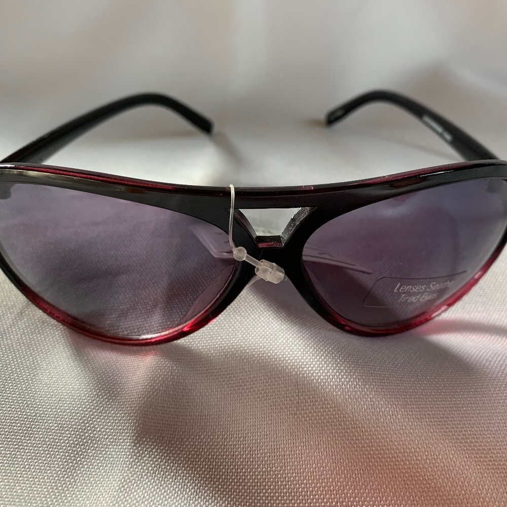 NWT. Style Science Beauty Solutions Sunglasses!